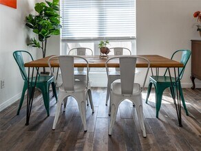 718 Regency Ct in Friendswood, TX - Building Photo - Building Photo