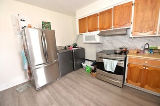973 Rue Tait in St. Laurent, QC - Building Photo - Building Photo