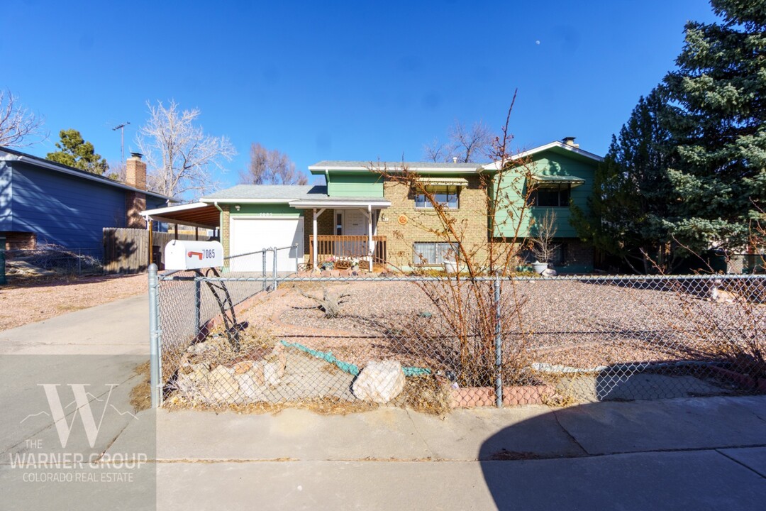 7085 Metropolitan St in Colorado Springs, CO - Building Photo