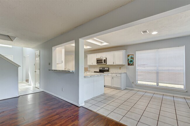 7027 Atasca Creek Dr in Atascocita, TX - Building Photo - Building Photo