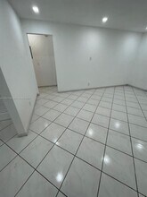 5401 Hollywood Blvd in Hollywood, FL - Building Photo - Building Photo