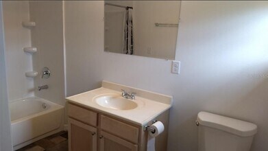 803 E Hart St, Unit 805 (right) in Groveland, FL - Building Photo - Building Photo