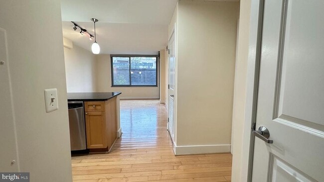 2001 15th St N in Arlington, VA - Foto de edificio - Building Photo