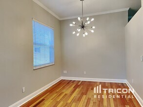 18018 Palm Breeze Dr in Tampa, FL - Building Photo - Building Photo