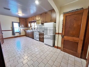 510 E Maple St in Parkston, SD - Building Photo - Building Photo