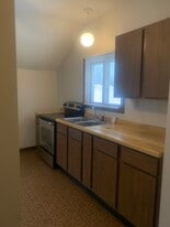 210 N Sophie St, Unit Unit B in Bessemer, MI - Building Photo