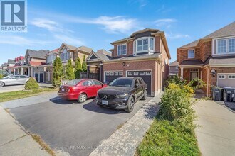 1250 Galesway Blvd in Mississauga, ON - Building Photo - Building Photo