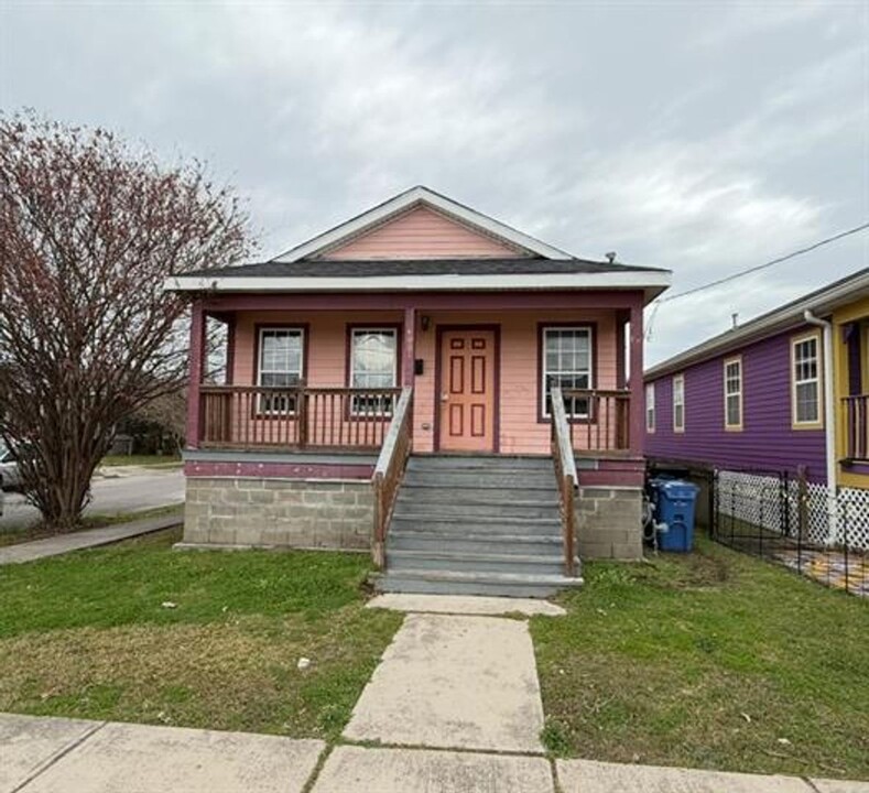 4001 N Roman St in New Orleans, LA - Building Photo