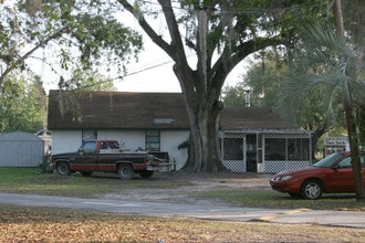 Union Drive Mobile Home Park in Lakeland, FL - Building Photo - Building Photo