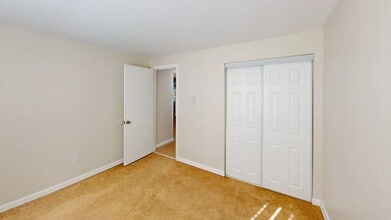 54 Simard Dr in Chicopee, MA - Building Photo - Building Photo