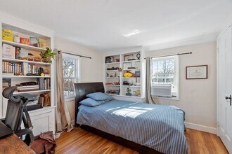 25 Moody St in Chestnut Hill, MA - Foto de edificio - Building Photo