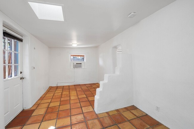 property at 1624 Paseo De Peralta