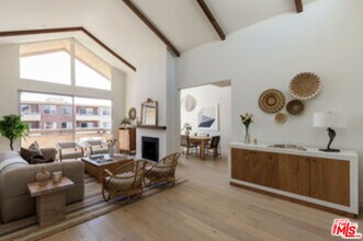 1509 Greenfield Ave in Los Angeles, CA - Building Photo - Building Photo