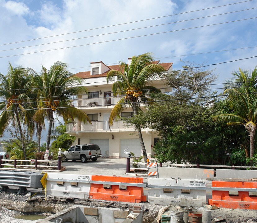 5600 N Ocean Dr in Hollywood, FL - Building Photo