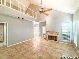 7 Chapel Hill Cir in San Antonio, TX - Building Photo