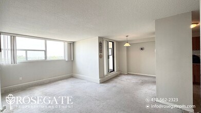 2900 Battleford Rd in Mississauga, ON - Building Photo - Building Photo
