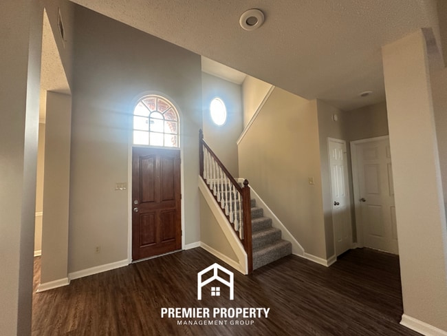 8813 Bredbury Cove E in Memphis, TN - Building Photo - Building Photo