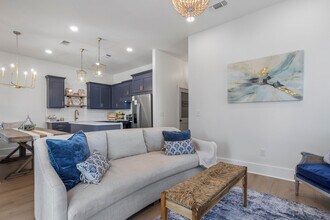 1472 Georgia Pl in Gulfport, MS - Building Photo - Building Photo