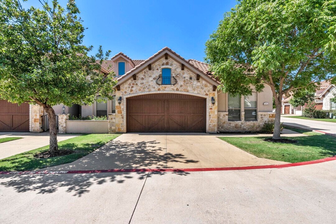307 Enclave Cir in Horseshoe Bay, TX - Building Photo