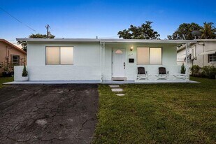 6888 NW 30th St in Sunrise, FL - Building Photo