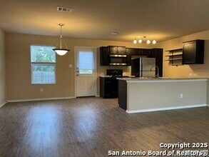 6207 Golden Valley Dr in San Antonio, TX - Building Photo - Building Photo