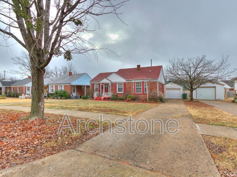 408 E 6th St in Edmond, OK - Building Photo