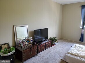 1100 Lisadale Cir in Catonsville, MD - Building Photo - Building Photo