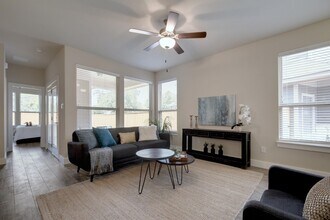 747 Gristmill Dr in New Braunfels, TX - Building Photo - Building Photo