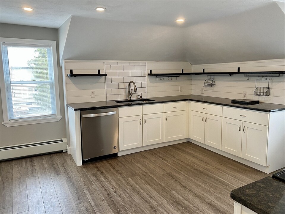 217 Fisher St in North Attleboro, MA - Building Photo