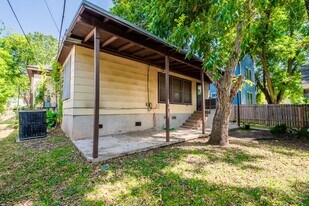 4704 Evans Ave in Austin, TX - Building Photo