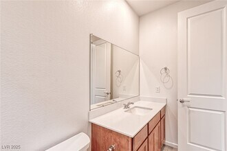 643 Grey Saker St in Las Vegas, NV - Building Photo - Building Photo