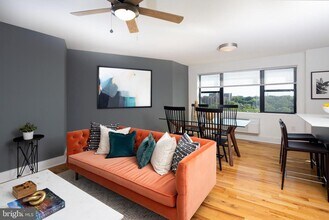 633 W Rittenhouse St in Philadelphia, PA - Building Photo - Building Photo