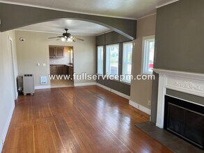 3002 Victor Pl in Everett, WA - Building Photo - Building Photo