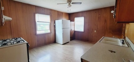 1044 W 21st St in Erie, PA - Building Photo - Building Photo
