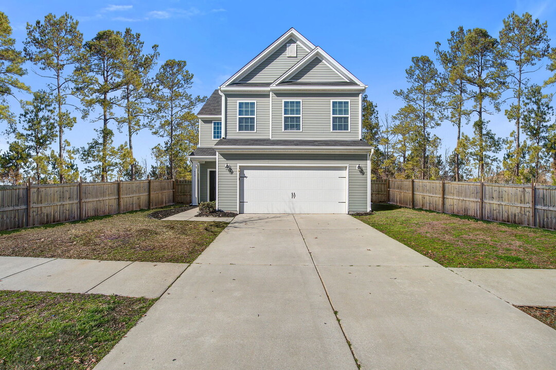 459 Whispering Breeze Ln in Summerville, SC - Building Photo