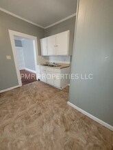 1821 S 11th St in St. Joseph, MO - Building Photo - Building Photo