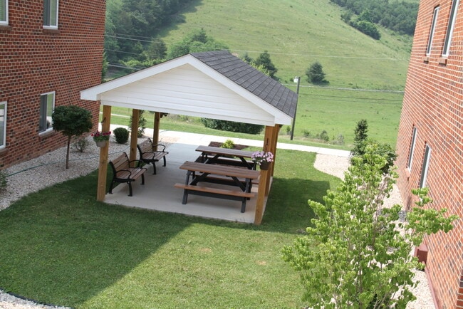 Craigmont Manor in Craigsville, VA - Building Photo - Building Photo