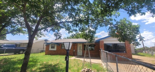 property at 3125 Magnolia St