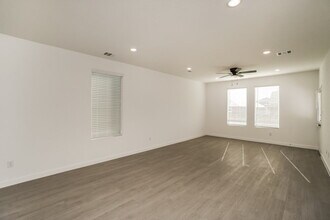 15526 Crescent Pne in San Antonio, TX - Building Photo - Building Photo