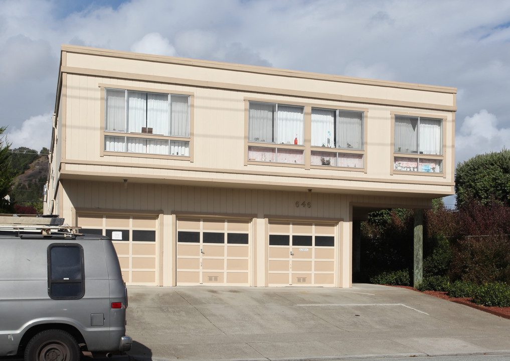 646 Baden Ave in South San Francisco, CA - Building Photo