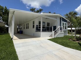7000 20th St in Vero Beach, FL - Building Photo