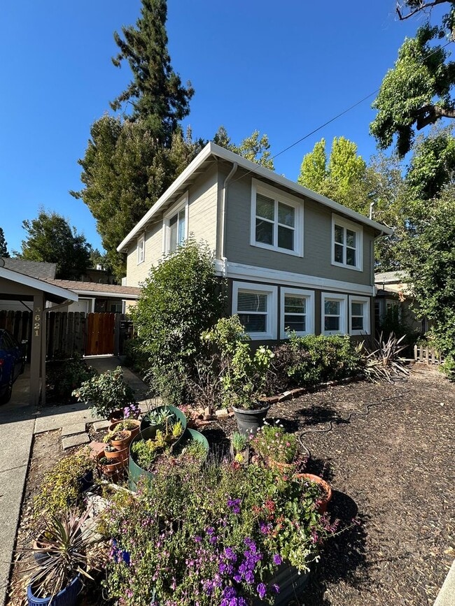 property at 3621 Chestnut St