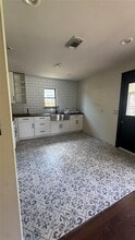 8111 Roswell St in Houston, TX - Building Photo - Building Photo