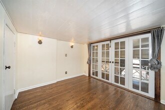 205 10th St in Jersey City, NJ - Building Photo - Building Photo