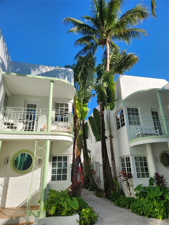 1215 Meridian Ave in Miami Beach, FL - Building Photo