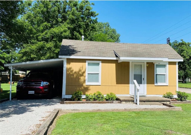 property at 1115 N Sioux Ave