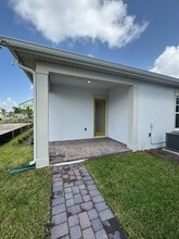 8300 Nemours Pkwy in Orlando, FL - Foto de edificio - Building Photo