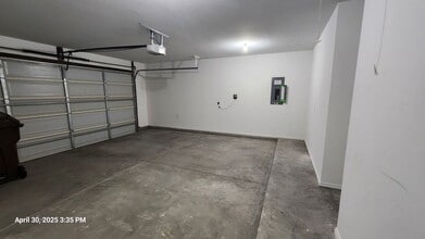 1104 Osprey Dr in Midland, TX - Building Photo - Building Photo