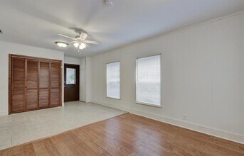 5504 Joe Sayers Ave in Austin, TX - Building Photo - Building Photo