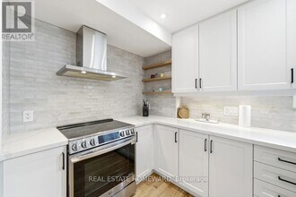 170 Harrison Dr in Newmarket, ON - Building Photo - Building Photo